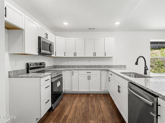 5th image of 206 Avenue C