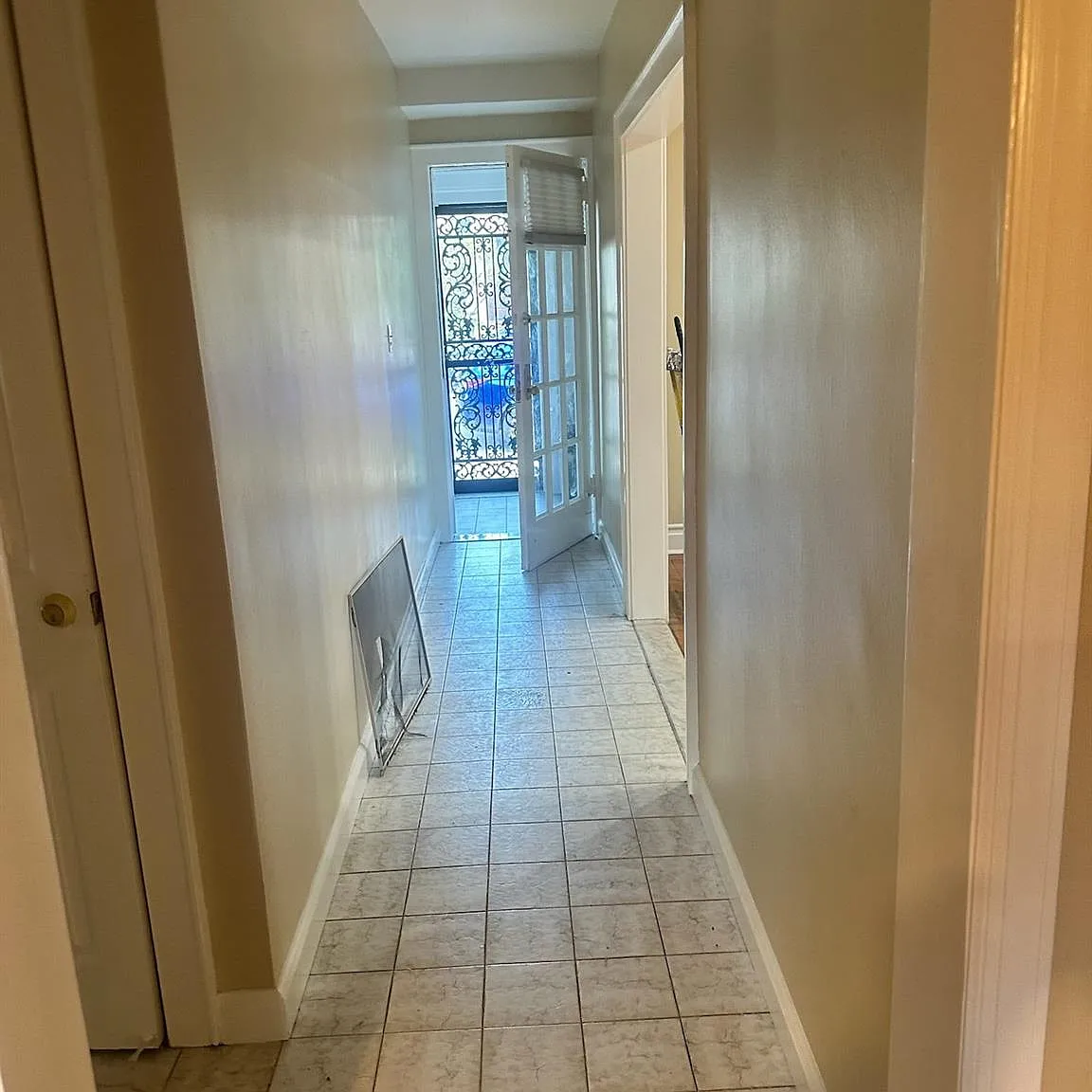 3 bed, 1.0 bath, 1477 sqft, $3,500 — Photo 3