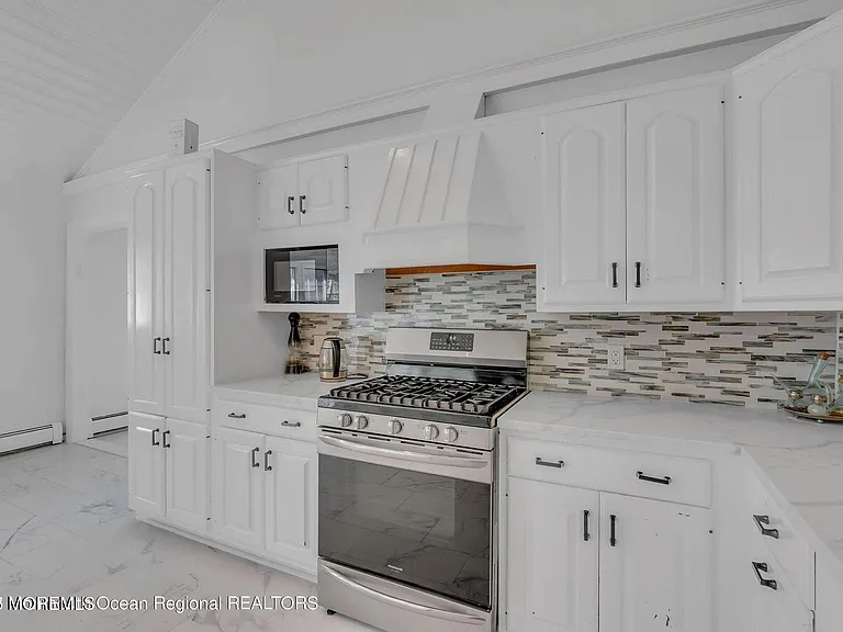 373 W Park Ave — Photo 6