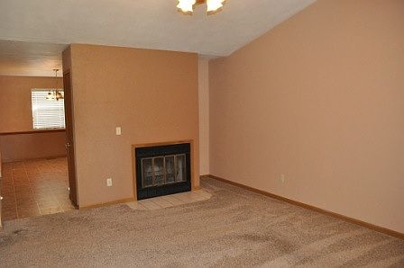 Living Room w/Vaulted Ceilings