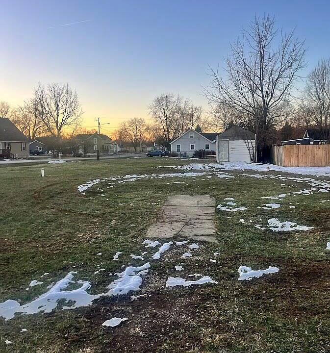 2nd image of 1987 Reese Ave