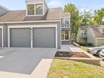 8217 Halsey St, Lenexa, KS, 66215