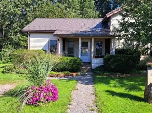 2099 Swett Rd, Lyndonville, NY 14098