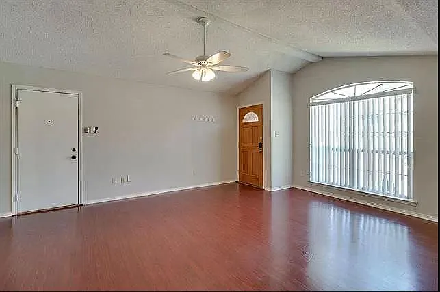 246 Stallion Dr — Photo 7