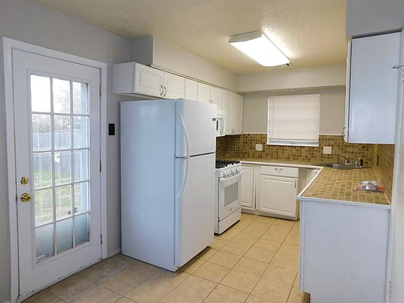 5th image of 1705 NW 49th St