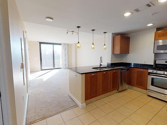 3rd image of 2451 Midtown Ave #506