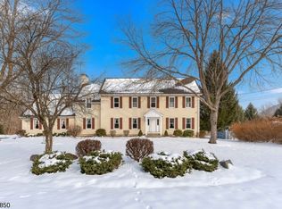 66 Beechwood Rd, Belvidere, NJ 07823