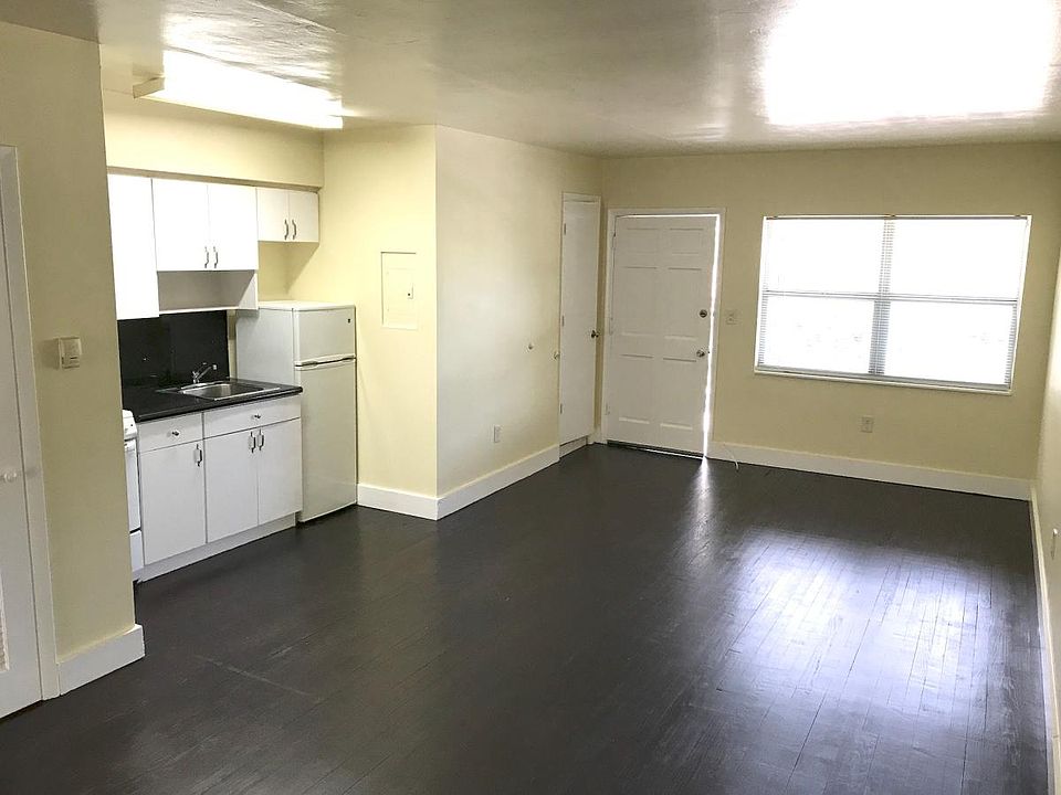 1st image of 607 NE 123rd St APT 4