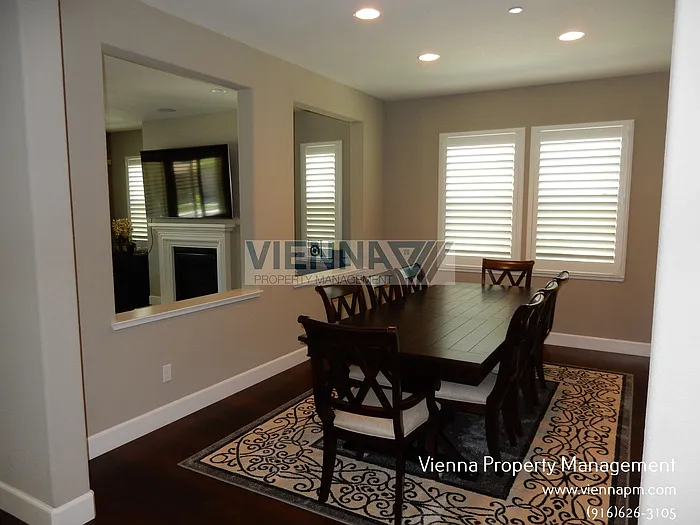5635 Saratoga Cir — Photo 4