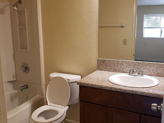 4th image of 5315 Santa Margarita St APT 5
