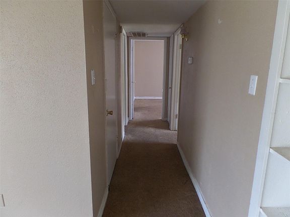 5th image of 5625 Antoine Dr #1410