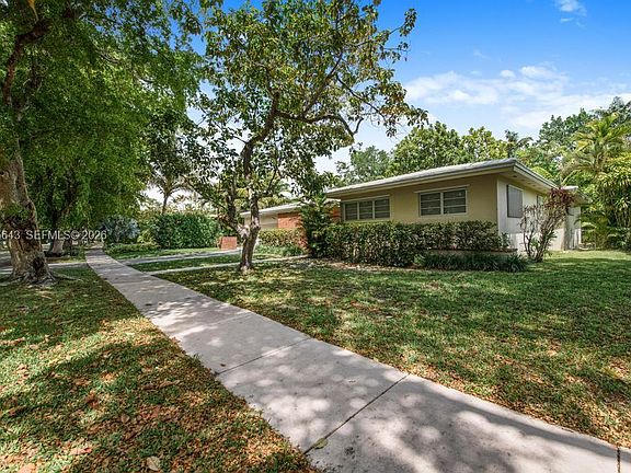 3rd image of 6315 Castaneda St