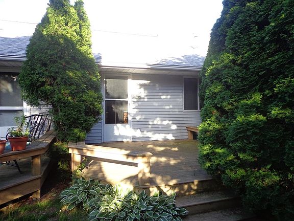 rear view/deck