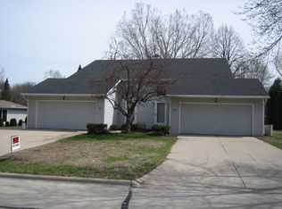 921 Square Ter, Green Bay, WI 54313