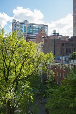 Rented by Compass | media 21