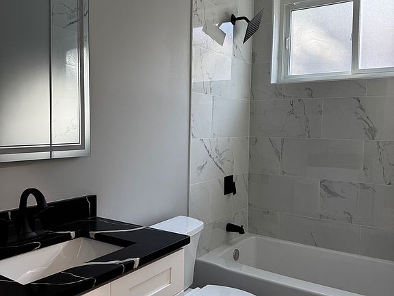 5th image of 3806 W Ohio St #2