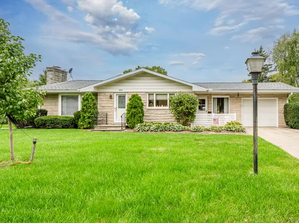 5572 Donald St, Stevensville, MI 49127
