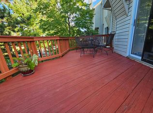 2466 Clover Field Cir, Herndon, VA 20171