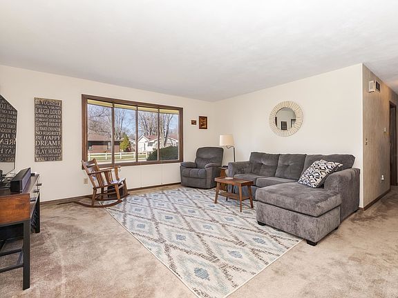 4th image of 200 Felmley Dr