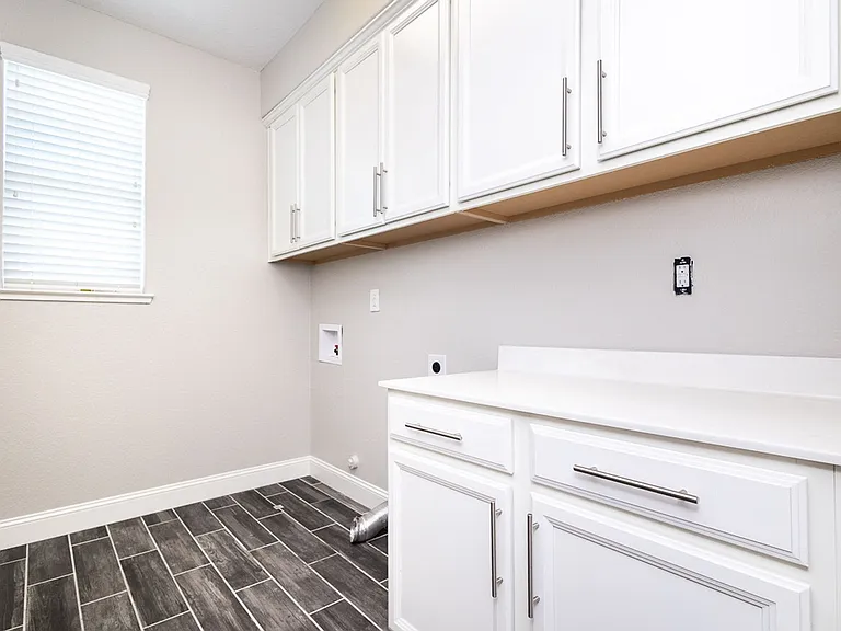 9733 Tribeca Dr — Photo 23