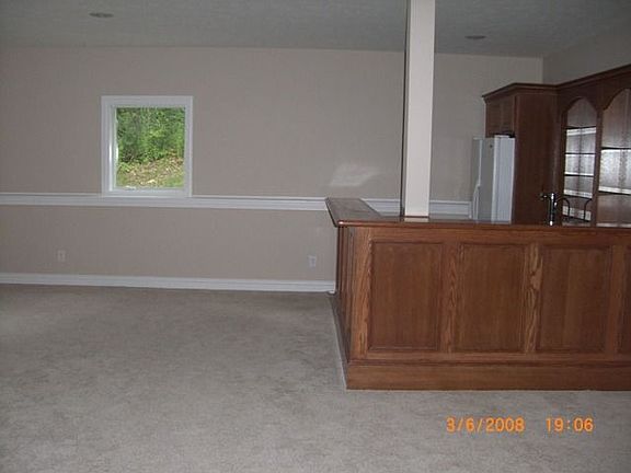 Game room w' Full Service Wet Bar