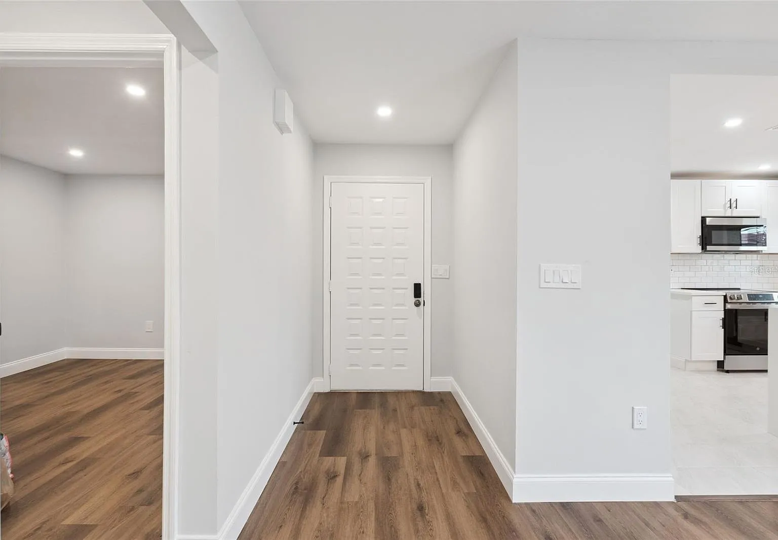 2 bed, 2.0 bath, 1038 sqft, $1,750 — Photo 4