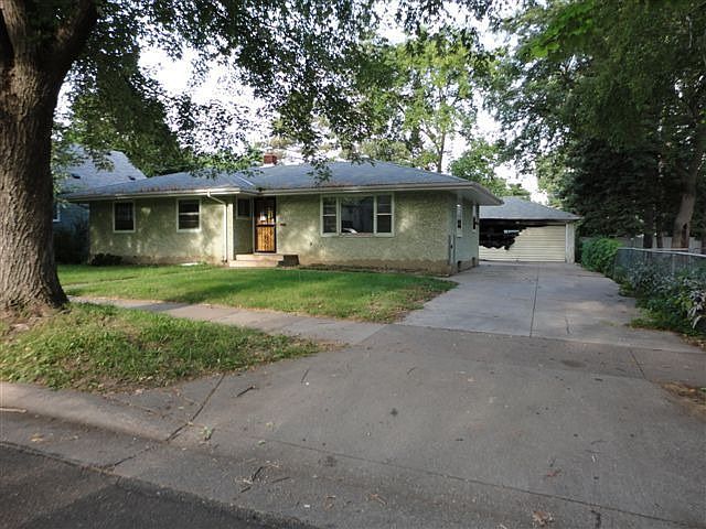 2nd image of 1079 Norton St