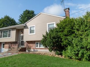 4 Joyce Rd, Peabody, MA 01960