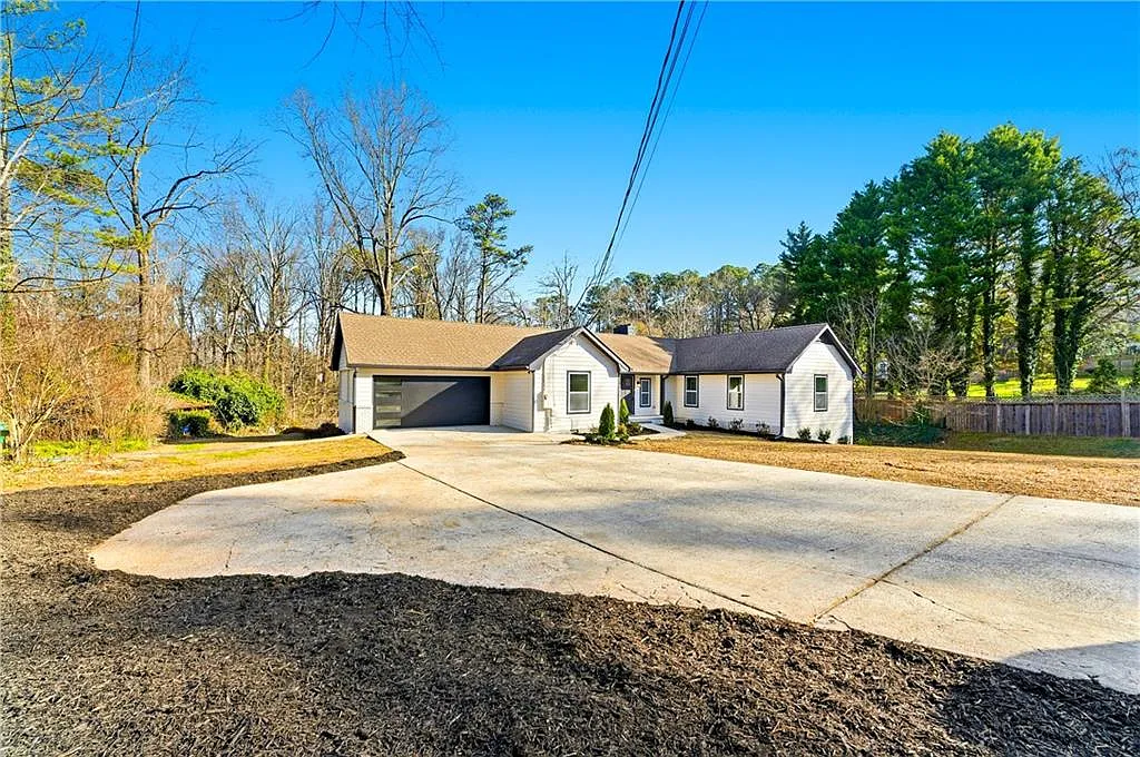 3 bed, 3.0 bath, 2995 sqft, $4,250 — Photo 1