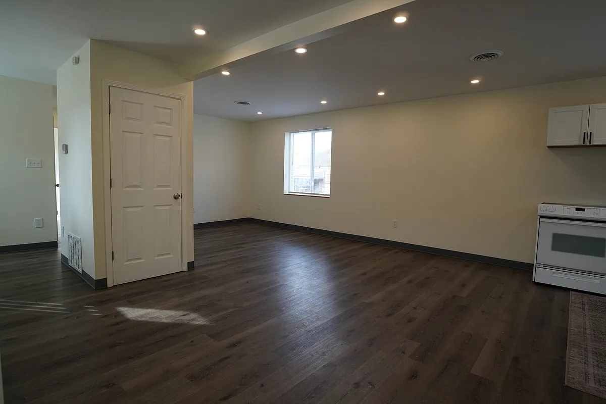 Building Photo - 408 Cavitt Ave #2