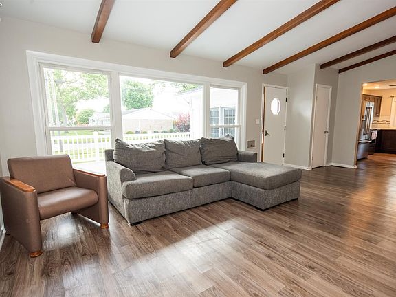 5th image of 103 Roger Ave