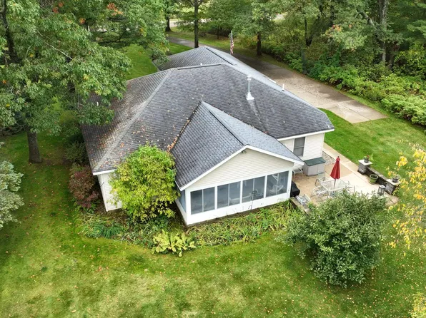 3396 W Lansing Rd, Roscommon, MI 48653