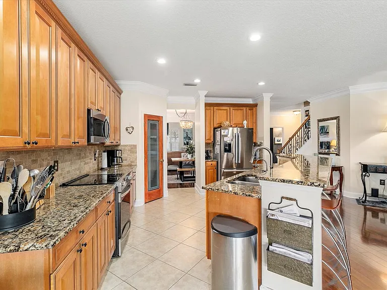 1687 Majestic View Ln — Photo 24
