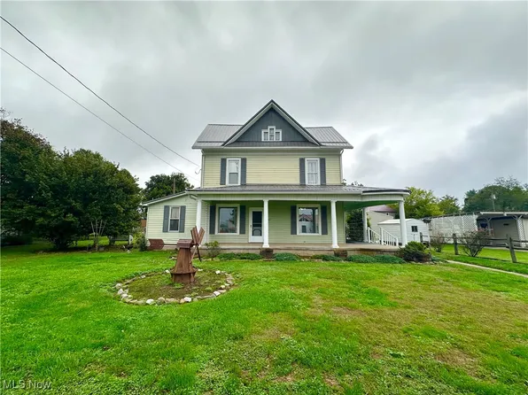 216 Smith St, Belmont, WV 26134