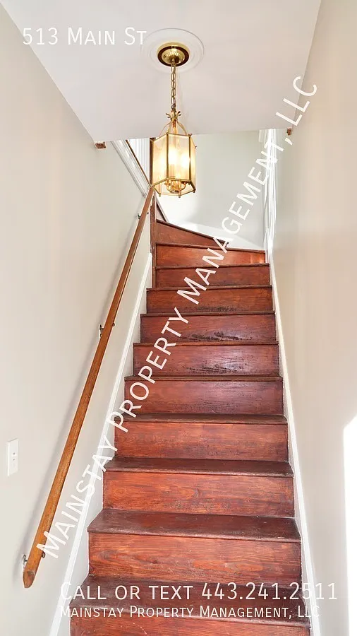Spacious 2 Bedroom Apartment in Historic Laurel! — Photo 3