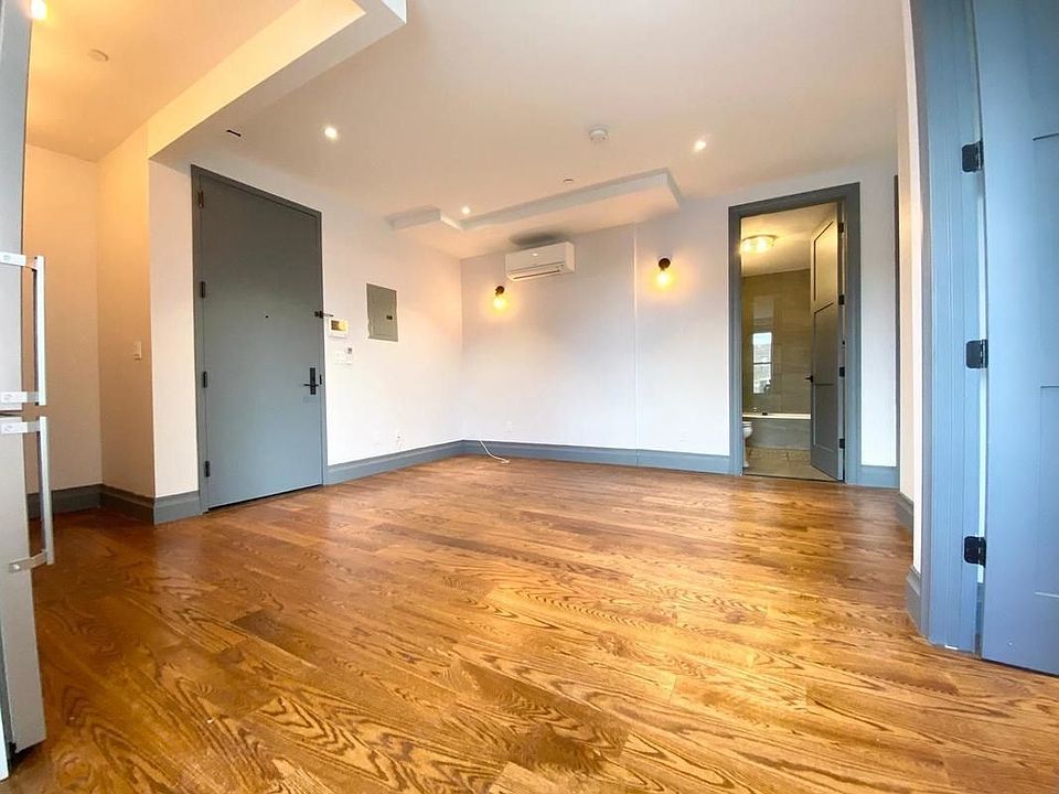 1st image of 264 Sullivan Pl #5EF