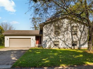 1301 Greenridge Dr NE, Massillon, OH 44646