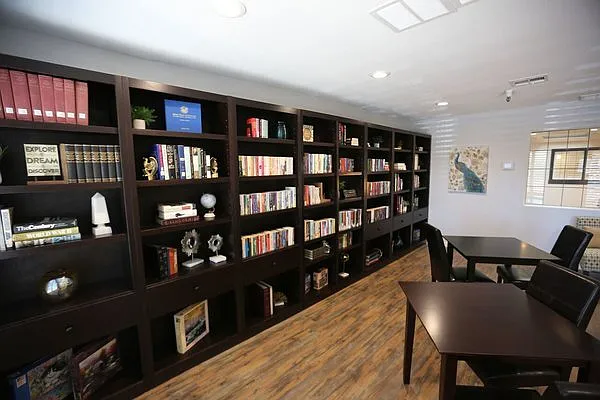 10134 W Mohawk Ln — Photo 30