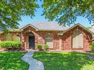 213 Morningstar Ln, Red Oak, TX 75154
