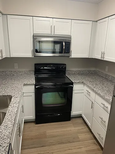 210 N 4th St #1 Photo 1