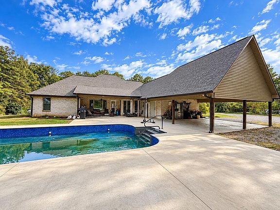 3rd image of 170 Winery Rd