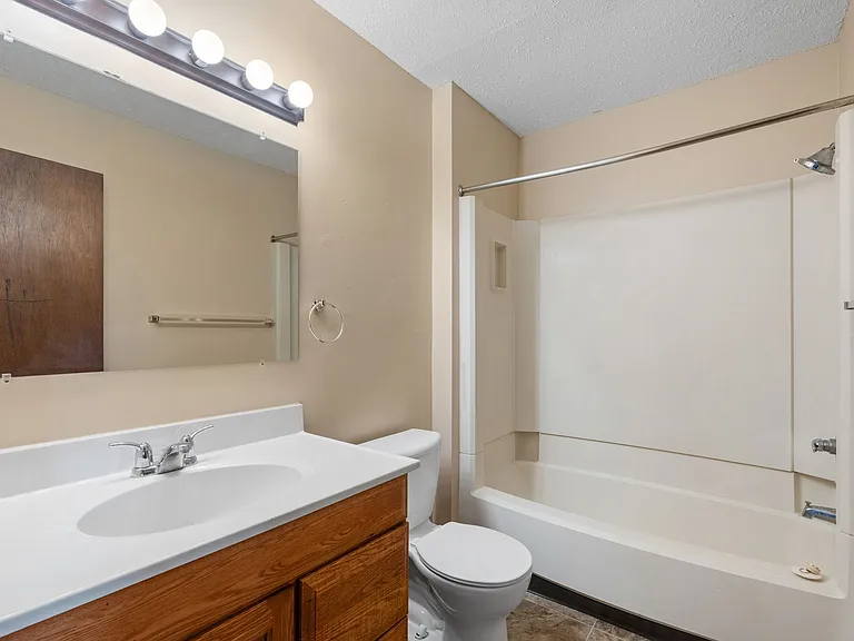 Summit Park Apartments — Photo 23