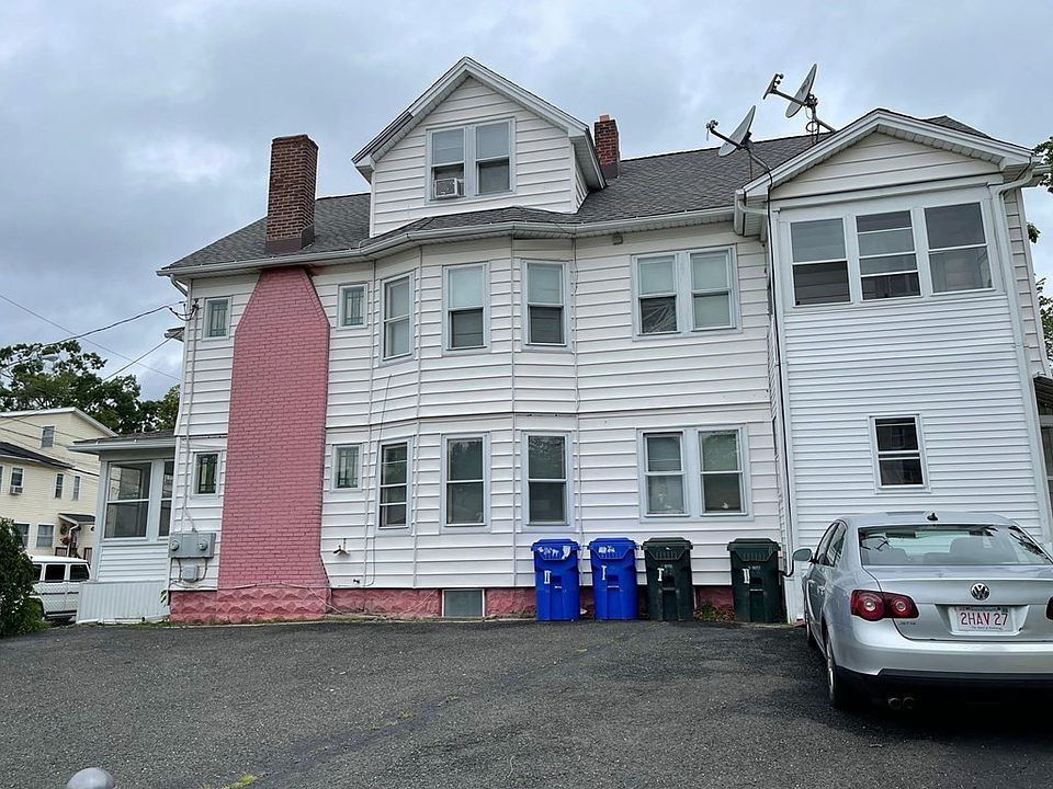 2nd image of 143-145 Commonwealth Ave