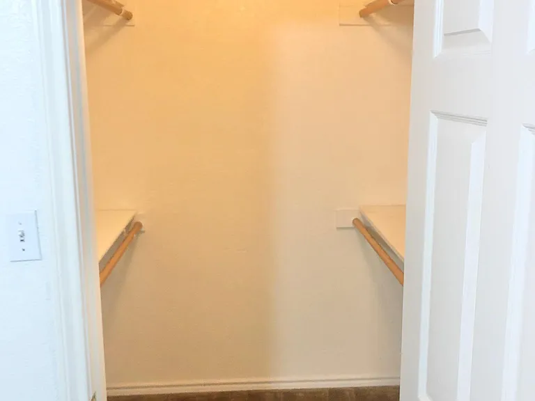 308 Kathy Ln — Photo 2