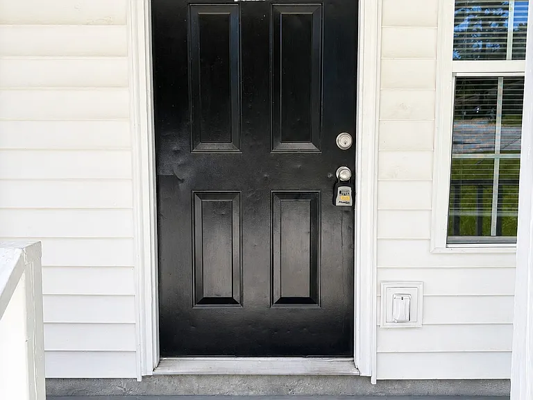 1240 Pinedale Cir NW — Photo 2