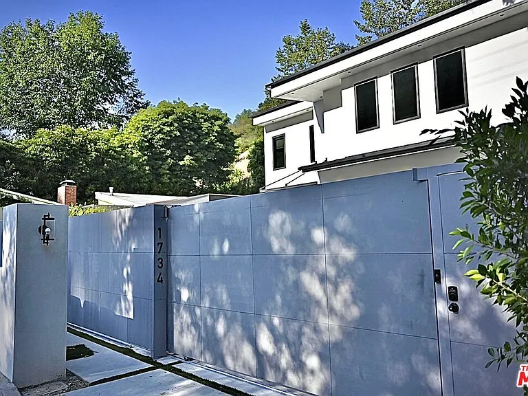 1734 N Beverly Glen Blvd — Photo 3
