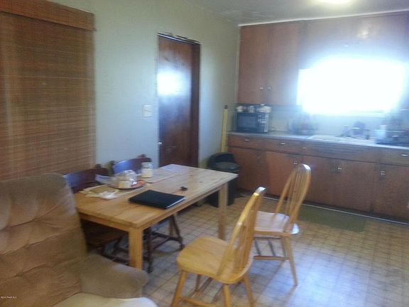 4th image of 933 Dameron Dr