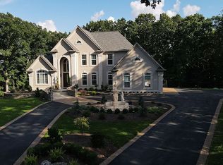 16620 Dresser Hill Dr, Chesterfield, MO 63005