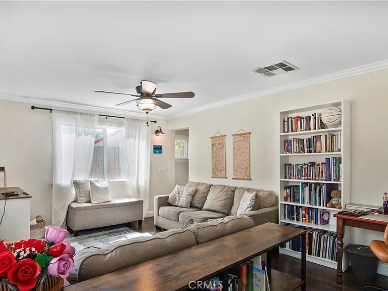742 Sherwood St — Photo 24