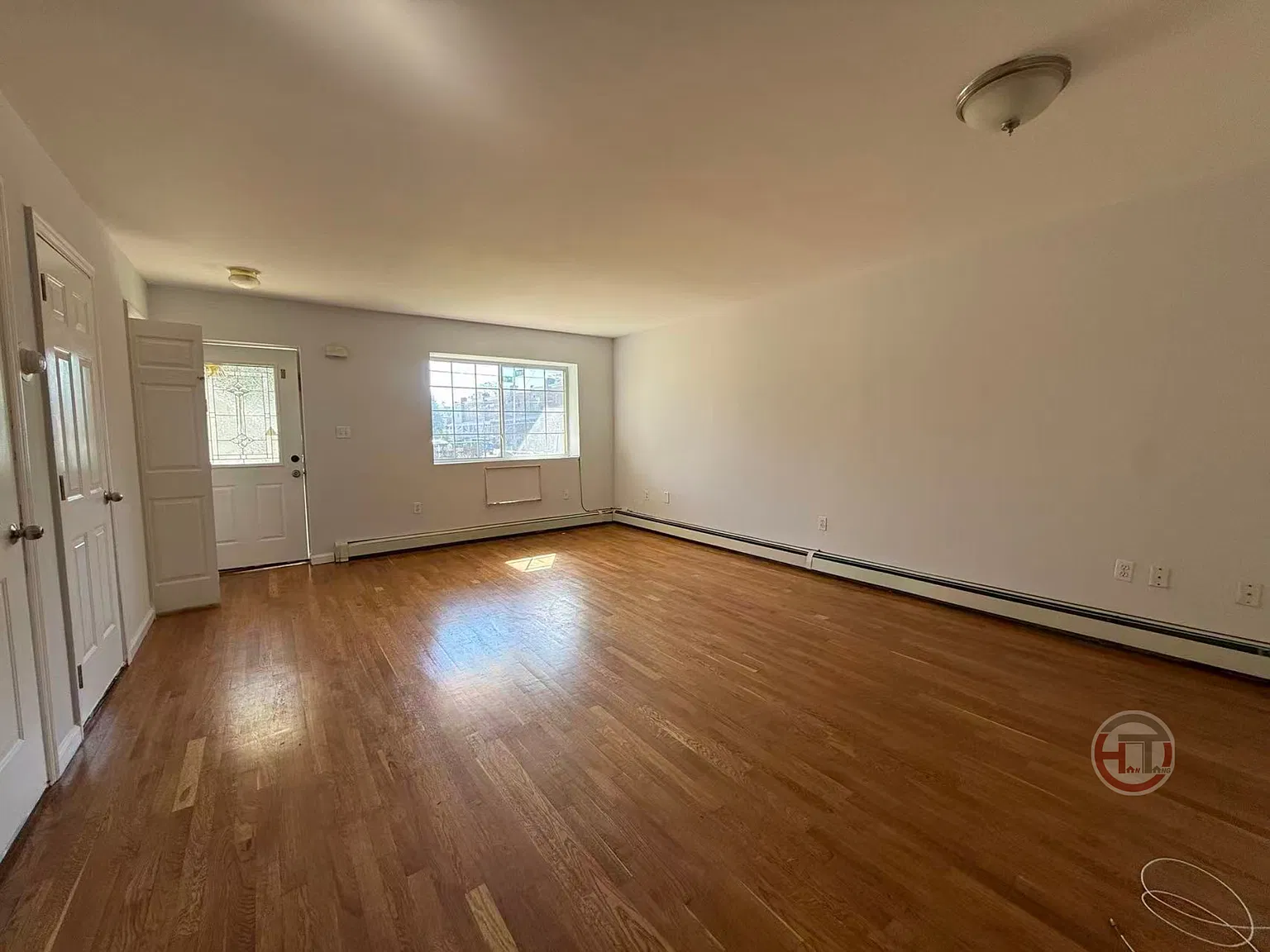 3 bed, 1000 sqft, $2,950 — Photo 4